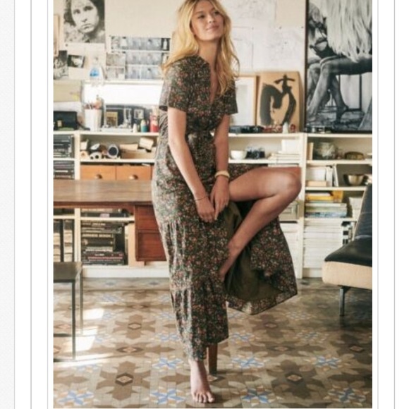 Sezane Dresses & Skirts - NWT Sézane Dauphine dress khaki fleur size 34